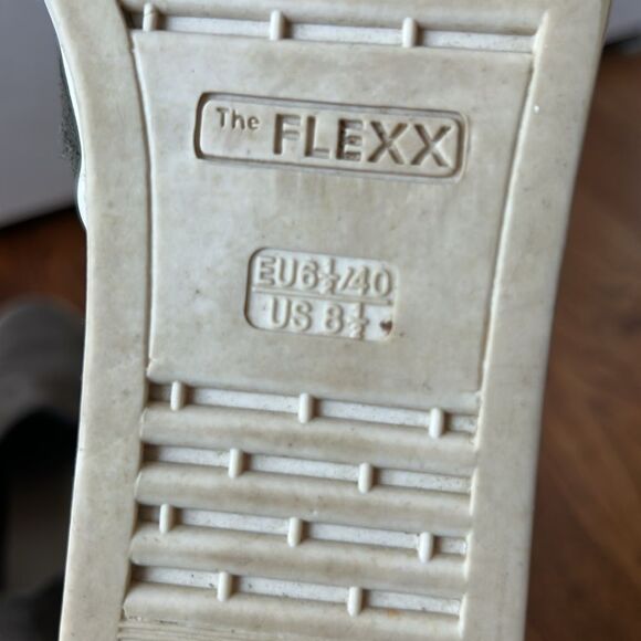 The Flexx Slip On Leather Sneakers Sneak Size 8.5 - Picture 6 of 6